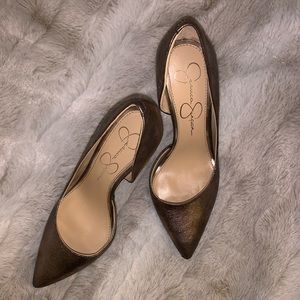 Jessica Simpson pumps